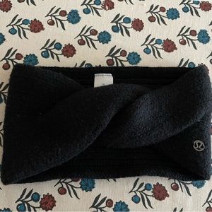 Lululemon headband. Used like new. Super comfortable.